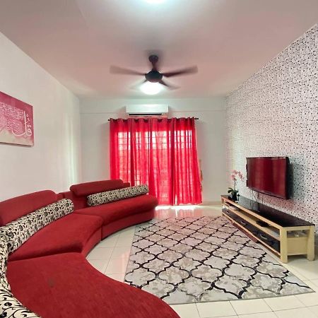 Homestay Juta Mines Seri Kembangan Balakong Serdang Lama 外观 照片