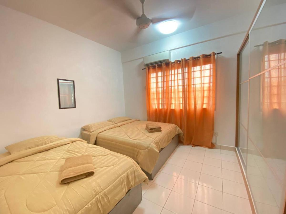 Homestay Juta Mines Seri Kembangan Balakong Serdang Lama 外观 照片