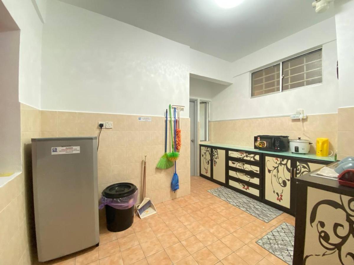 Homestay Juta Mines Seri Kembangan Balakong Serdang Lama 外观 照片