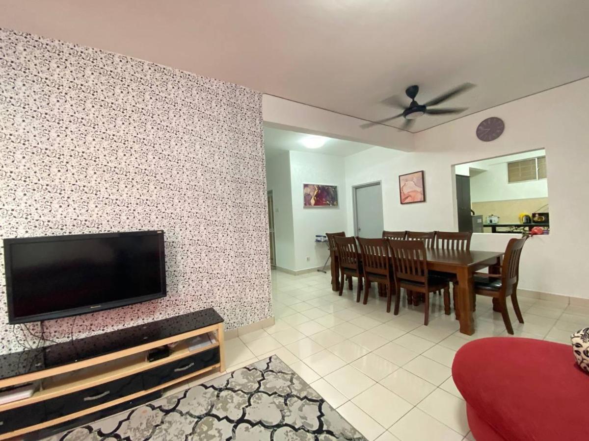 Homestay Juta Mines Seri Kembangan Balakong Serdang Lama 外观 照片